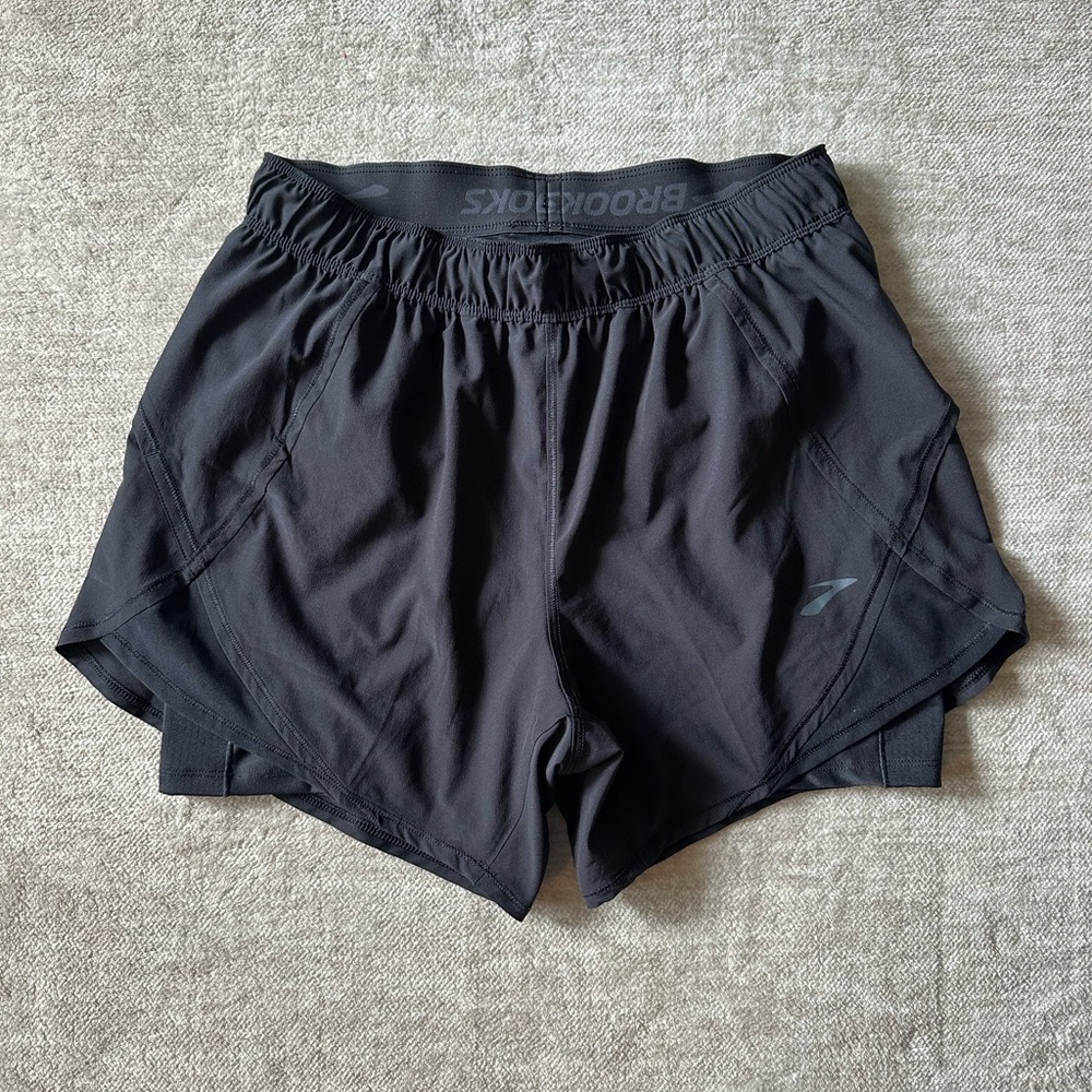 Brooks chaser 2 in 1 shorts